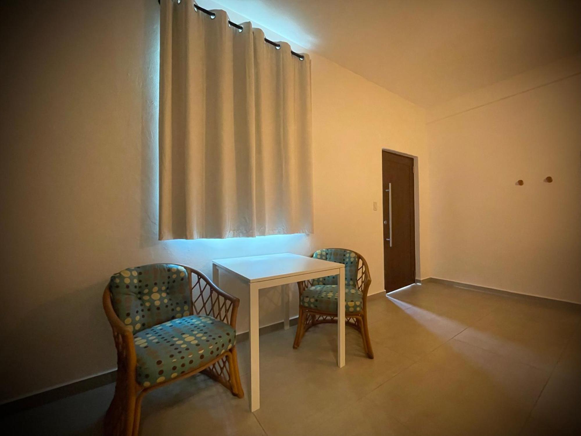 1 Corcega Beachfront Guest house