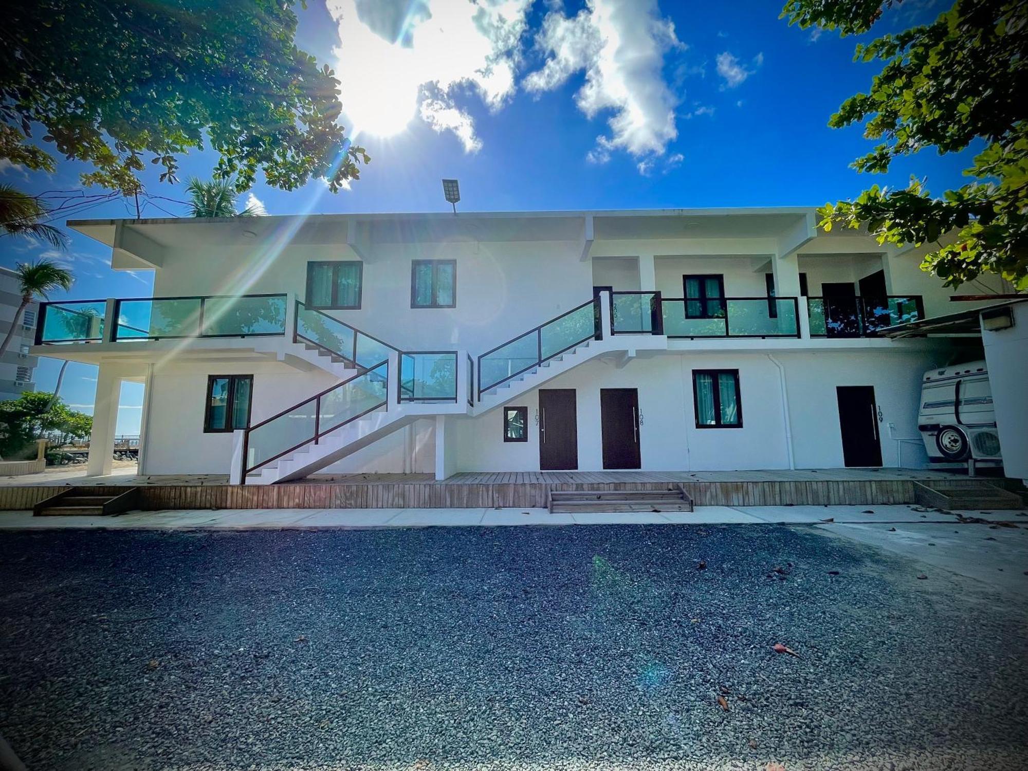 Guest house 1 Corcega Beachfront