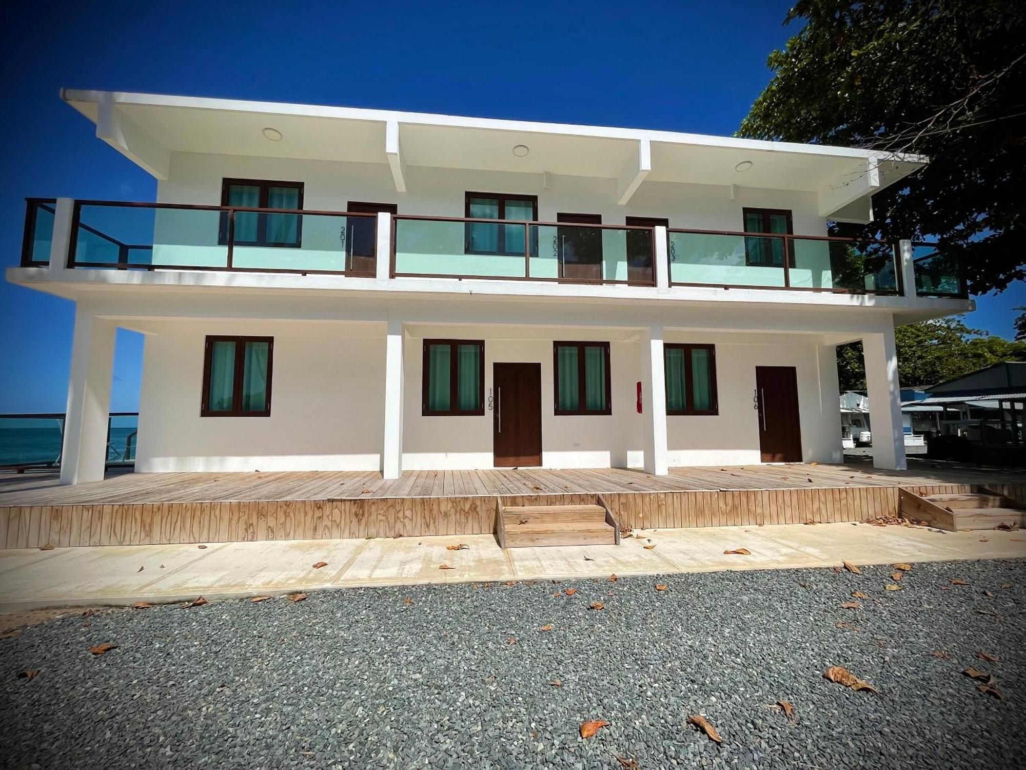 1 Corcega Beachfront Guest house Rincon