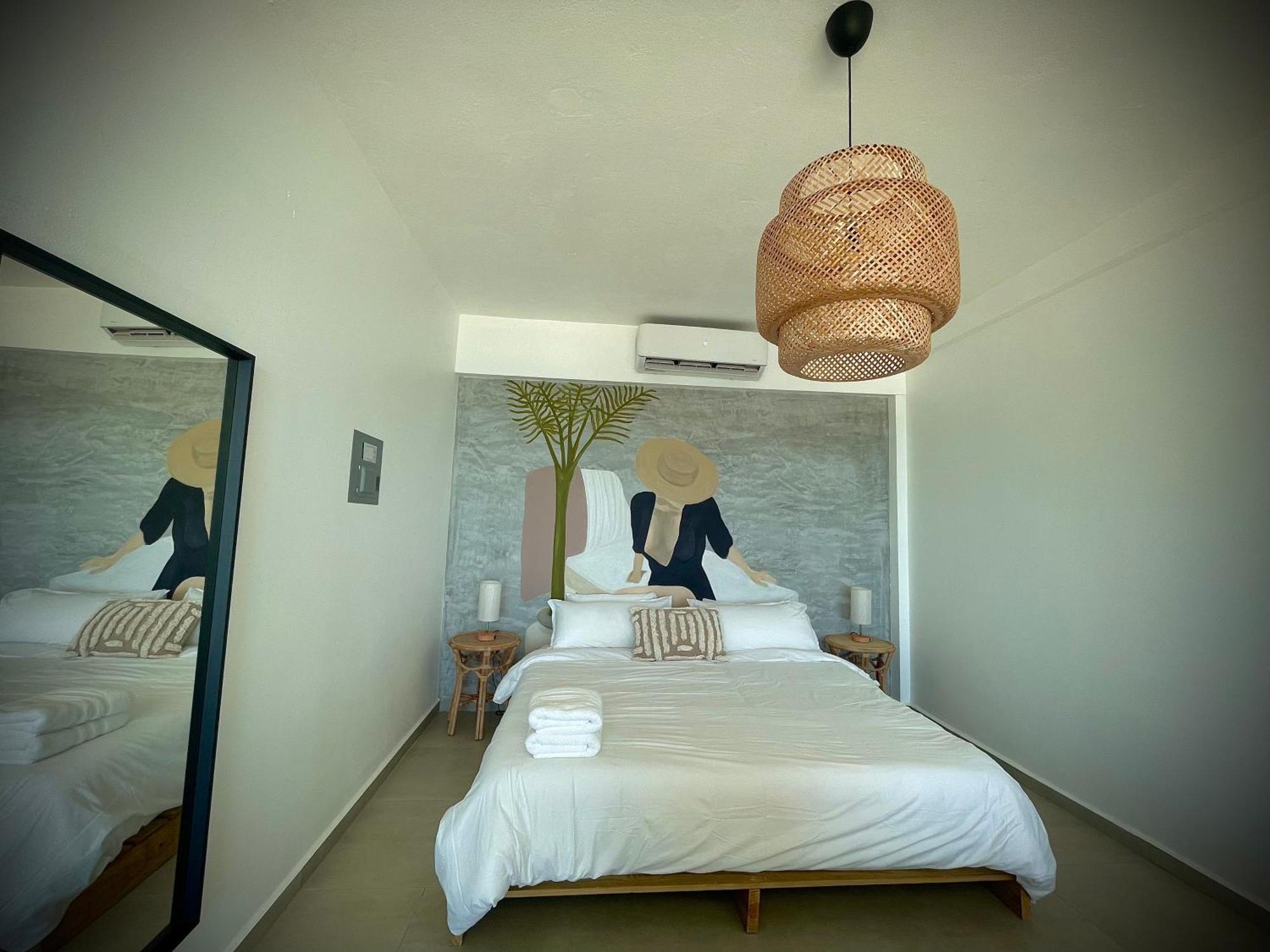 1 Corcega Beachfront Guest house