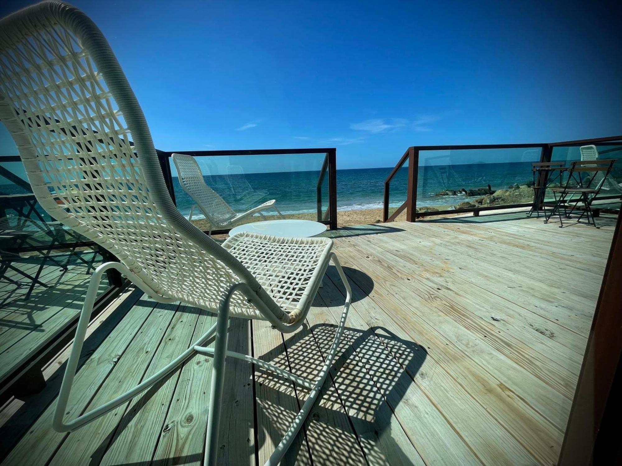1 Corcega Beachfront Guest house