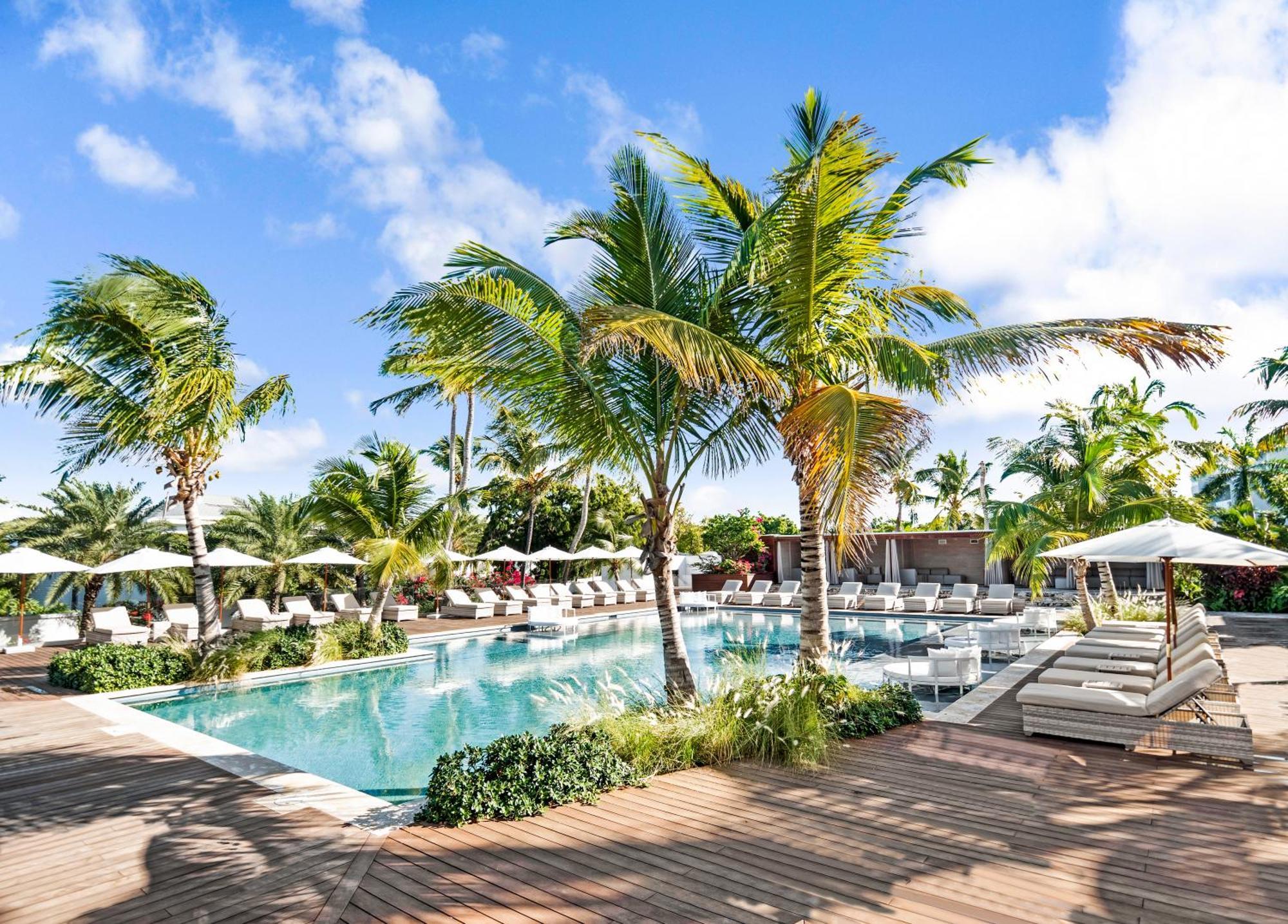 Hodges Bay & Resort 4*