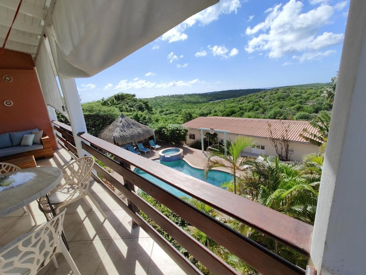 Sweet Curacao View Aparthotel 3*