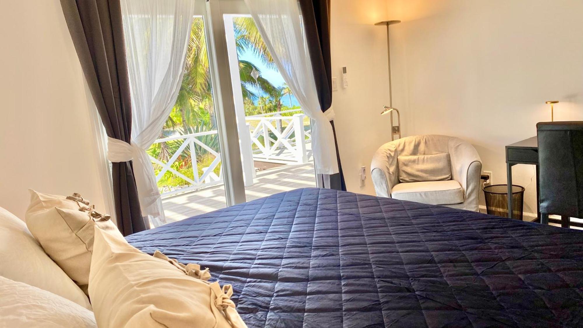 Guest house Eleuthera Retreat - & On Pink Beachfront Palmetto Point