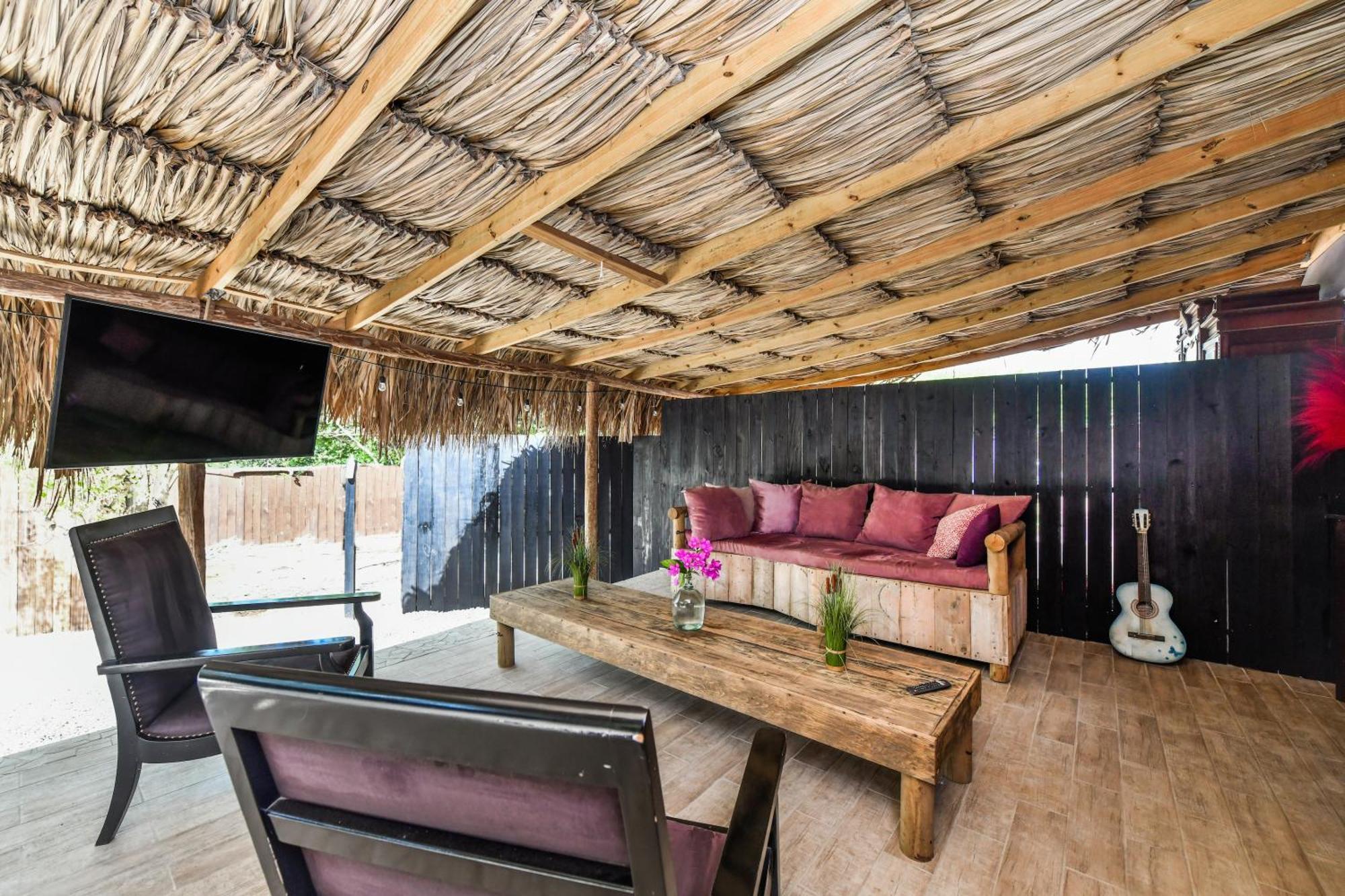 Bed & Breakfast Mammaloe Oranjestad