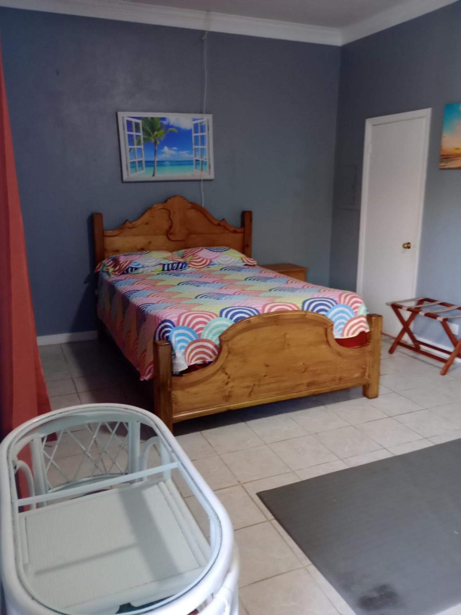 Surfers Manor Hotel 3*