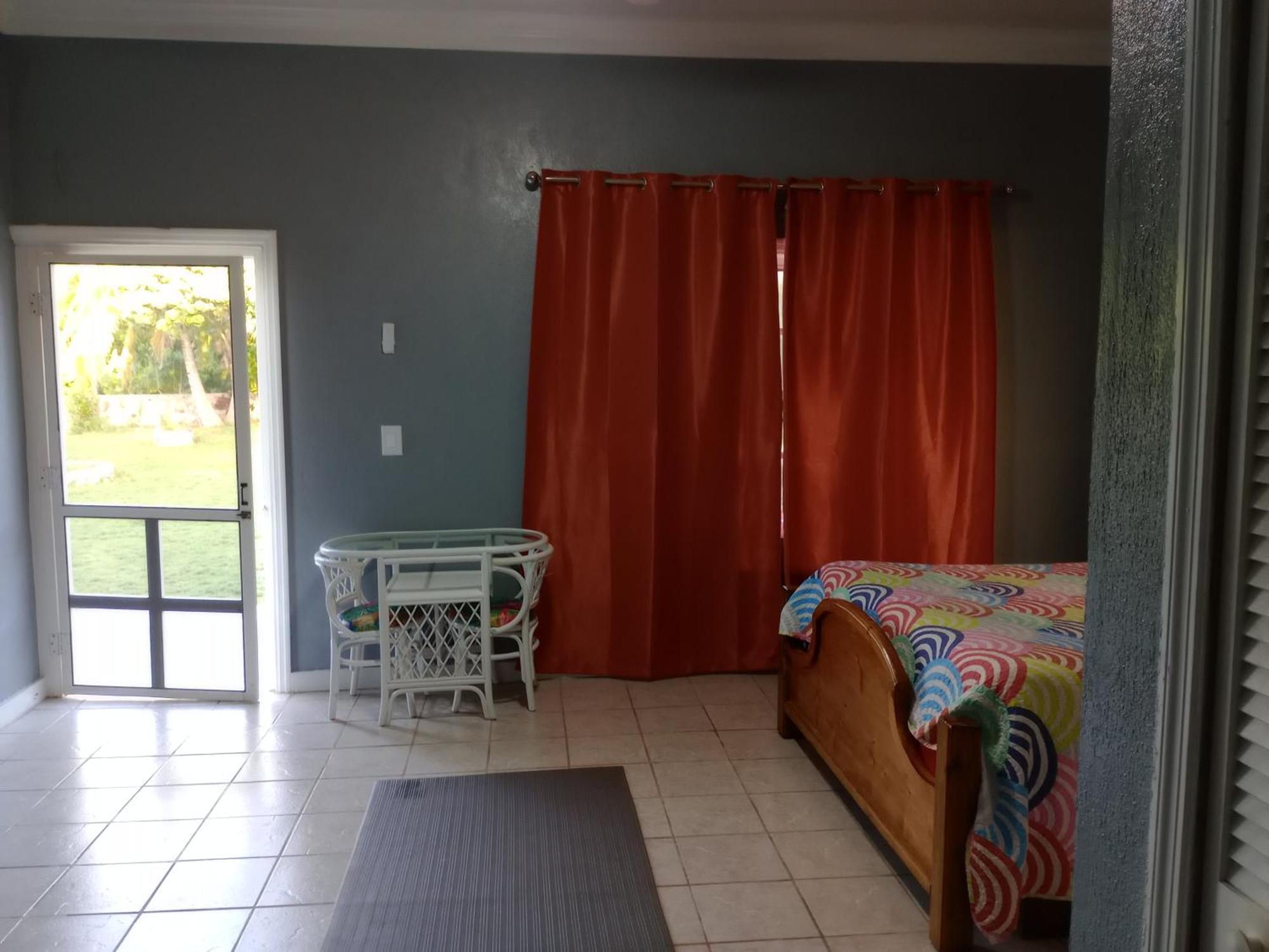 Surfers Manor 3* Gregory Town