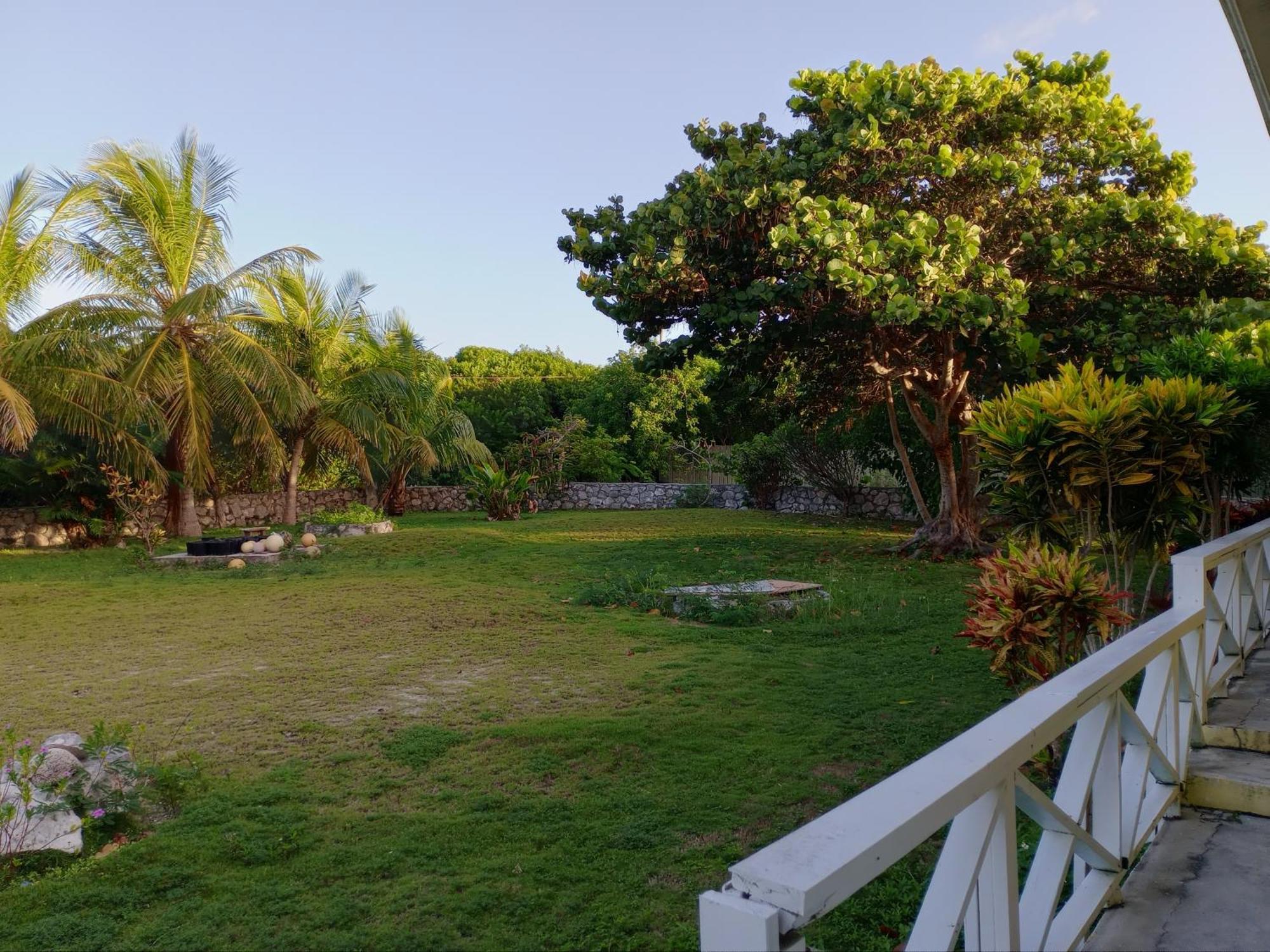 Surfers Manor 3*