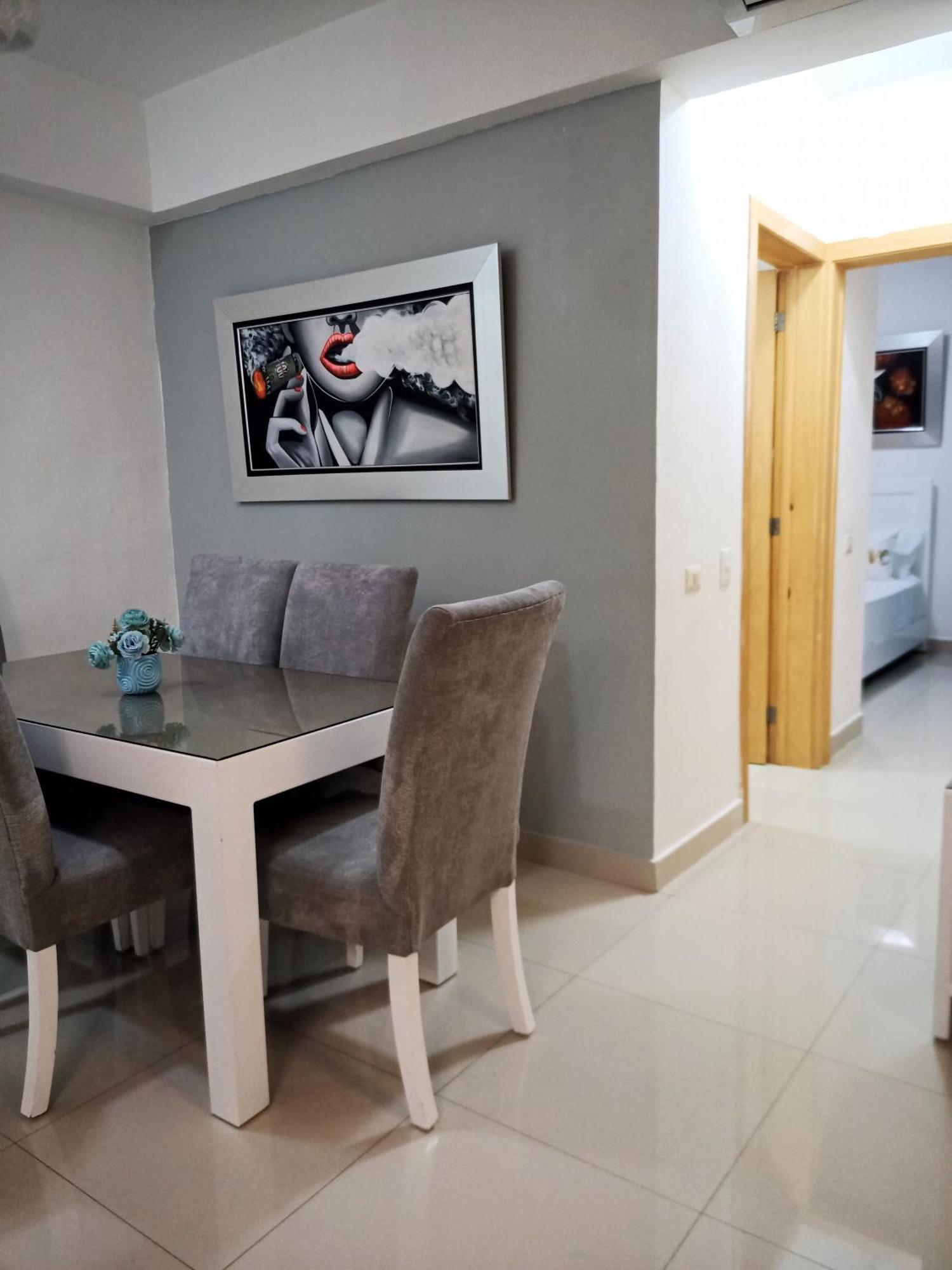 Apartment Elegant And Confortable Close To