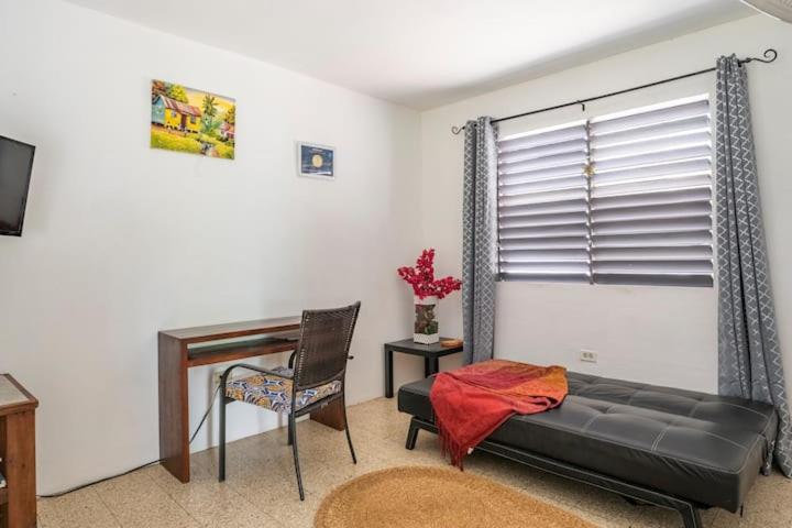 Apartment Garden Apartment-Beach-5Min Drive, 1 Hr Montego Bay, 25 Mins Ocho Rios, Welcome Breakfast Basket