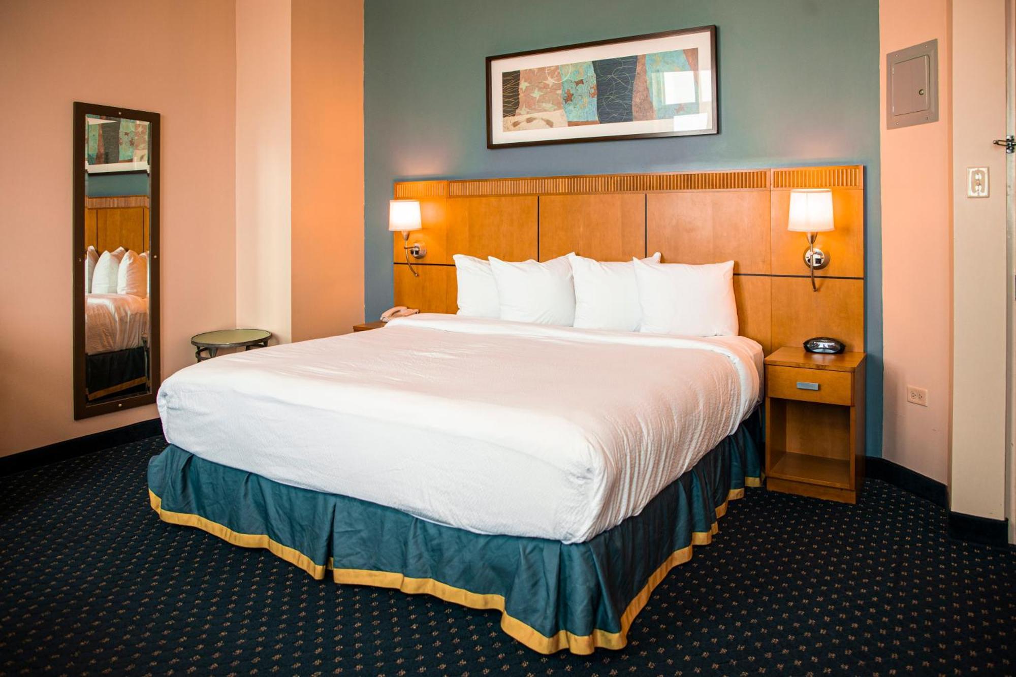 Courtyard 3*