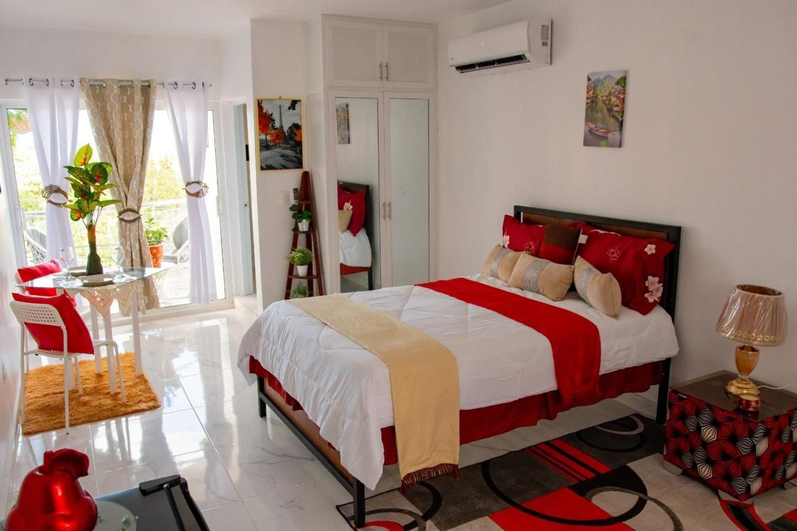 Royal Terrace Iii Apartment *