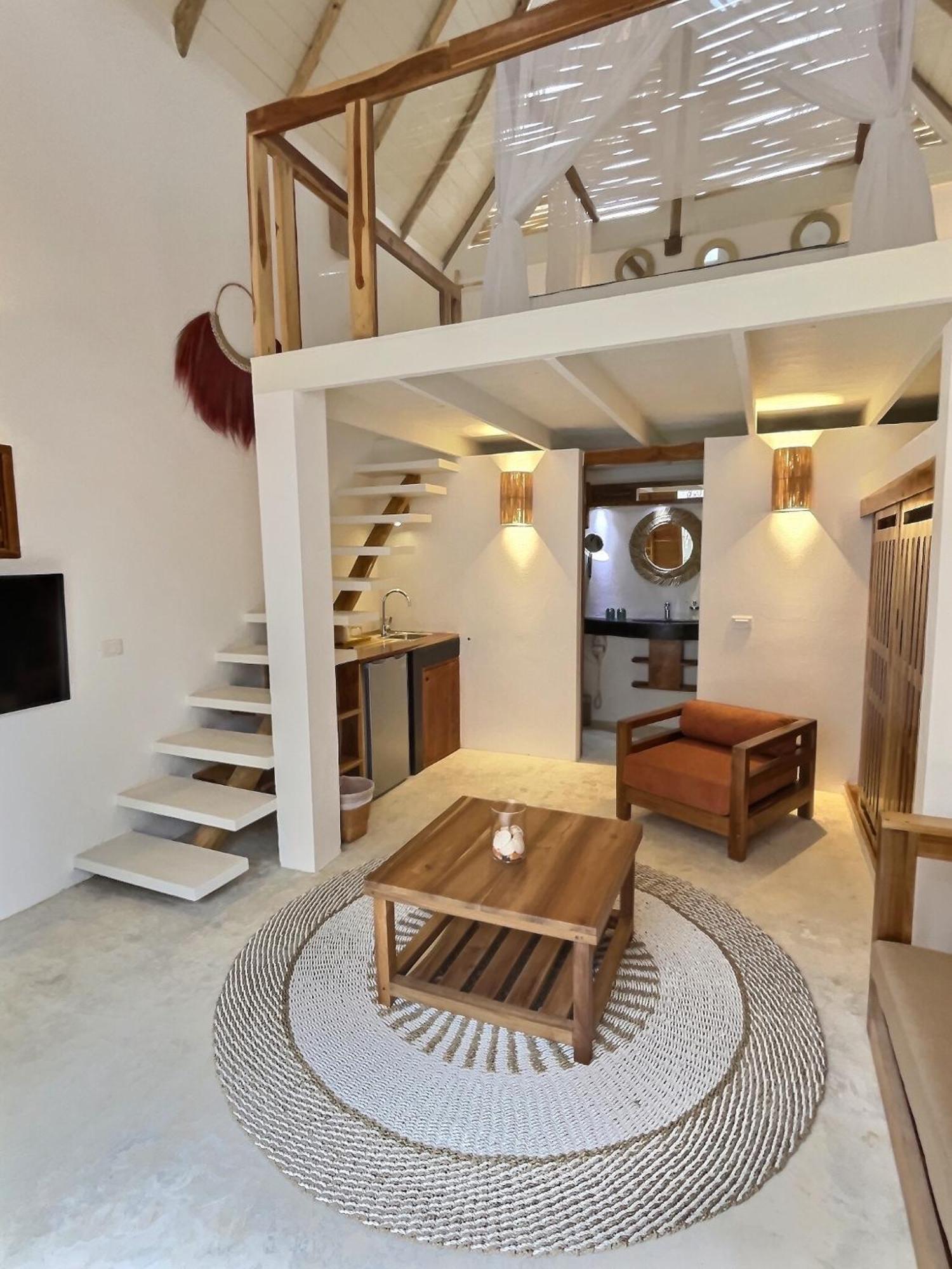 Leeloo Boutique 3*