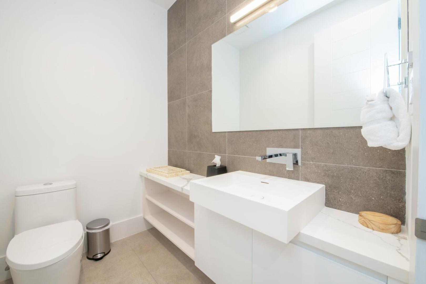Point 504 Penthouse Apartment