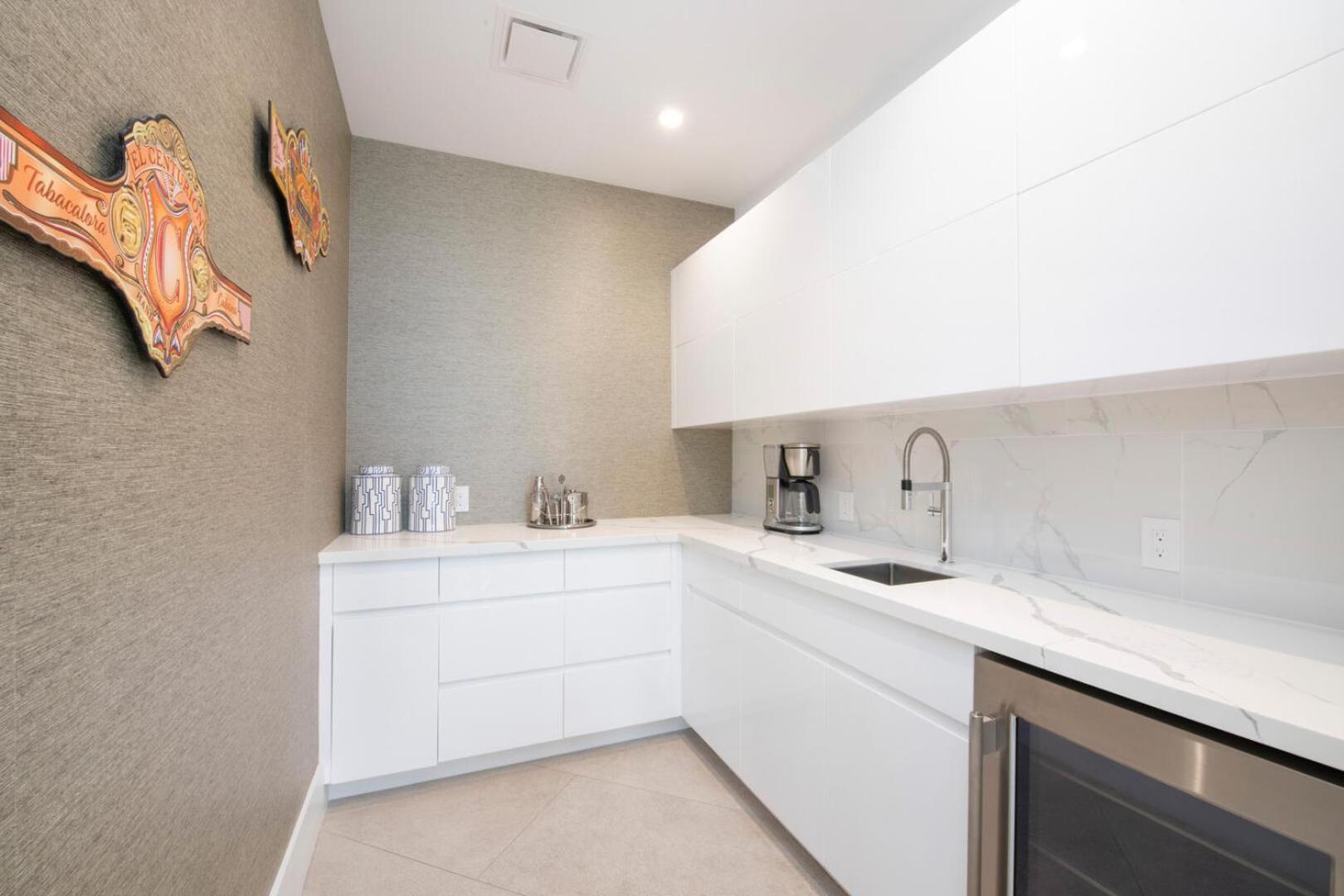 Point 504 Penthouse Apartment