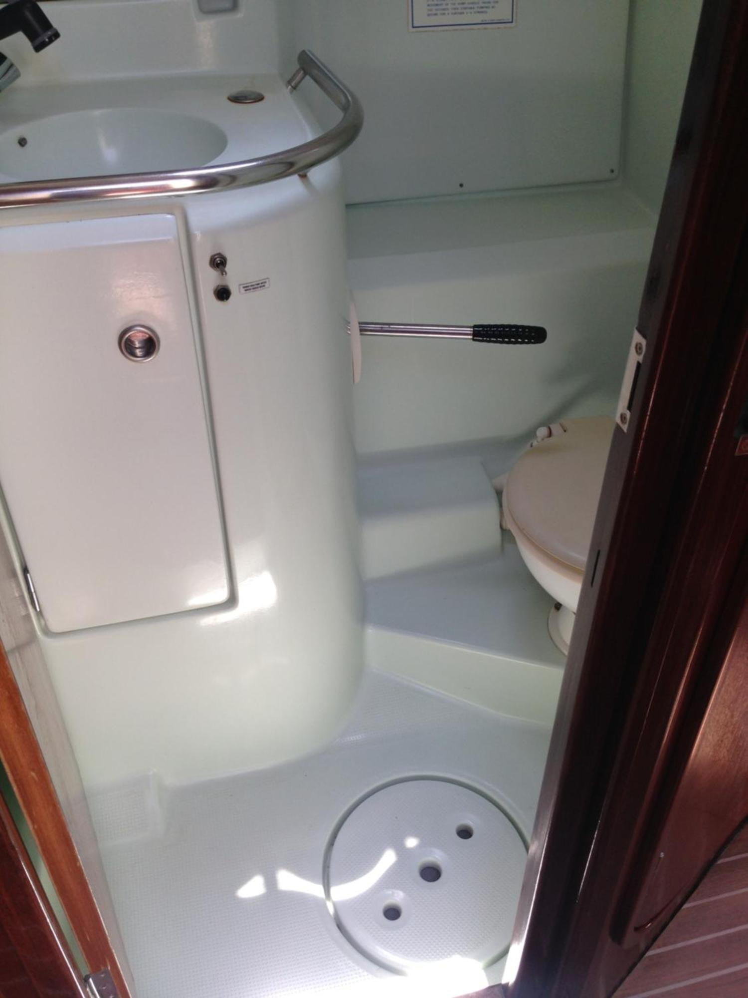 Private Yacht, Day Sail And Houseboat Botel Gros Islet