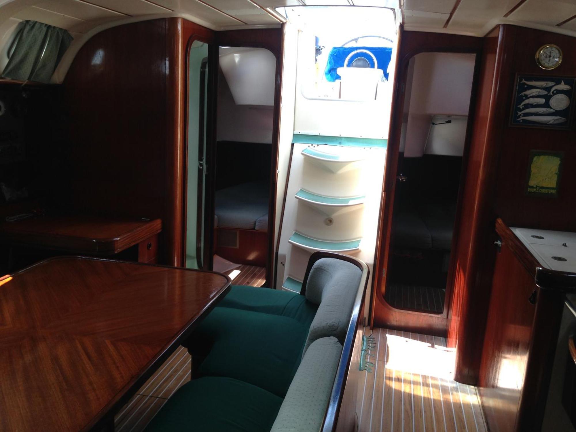 Private Yacht, Day Sail And Houseboat