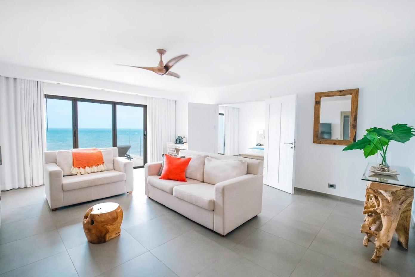 Resort Hodges Bay & 4*