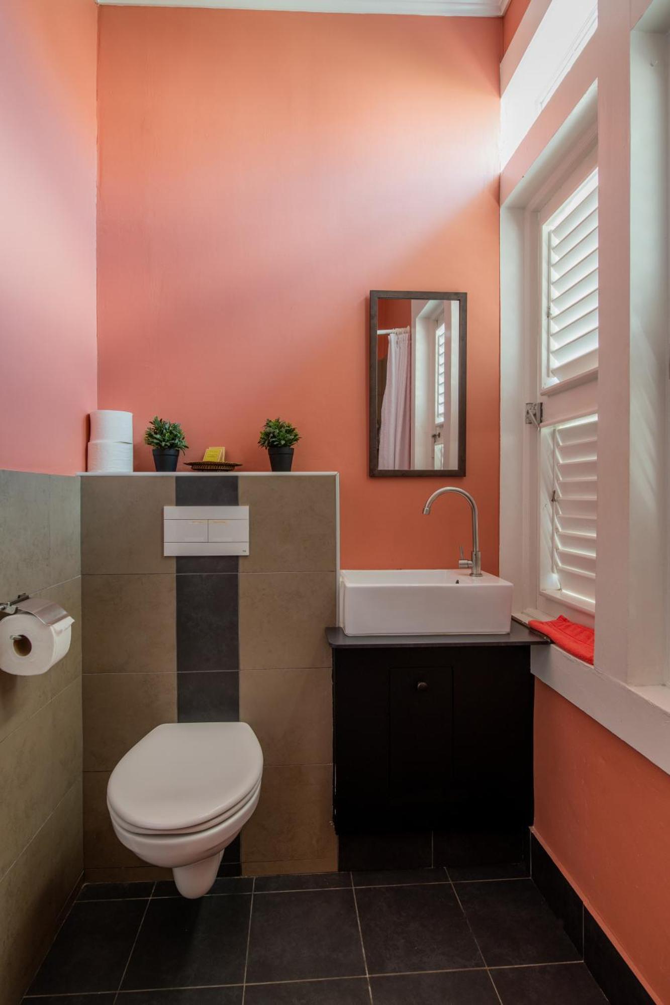 Amalie & Curiel Hotel 4*