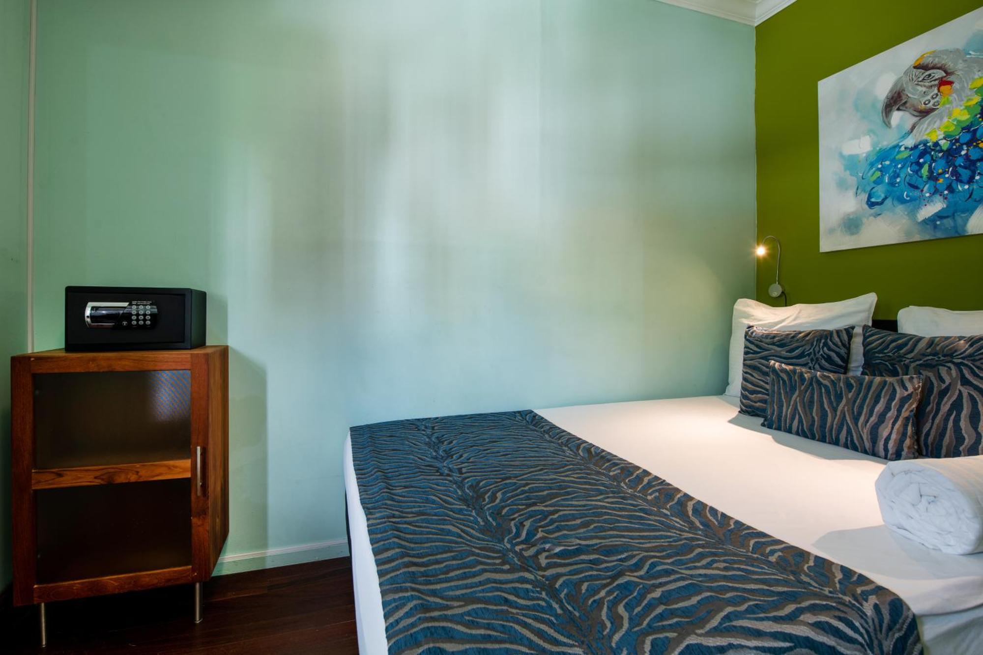 Amalie & Curiel Hotel 4*