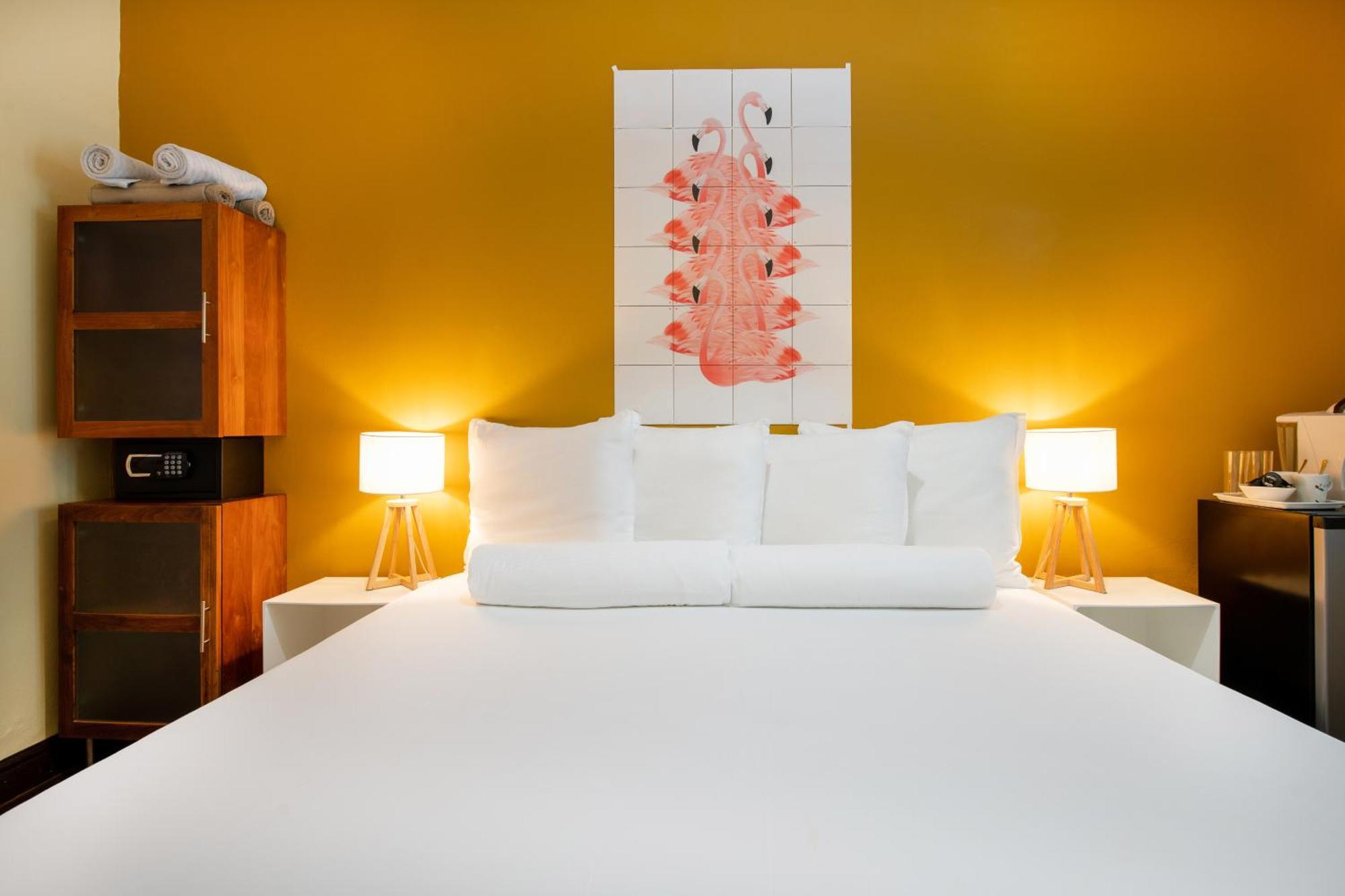 Amalie & Curiel Hotel 4*