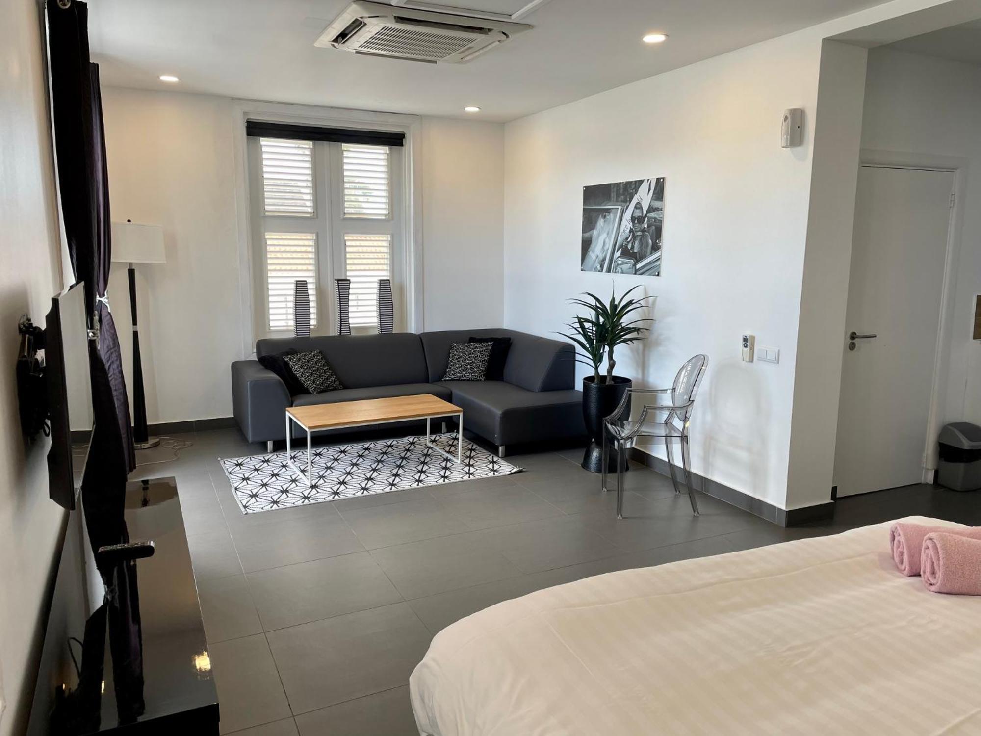 Saint Tropez Boutique Willemstad