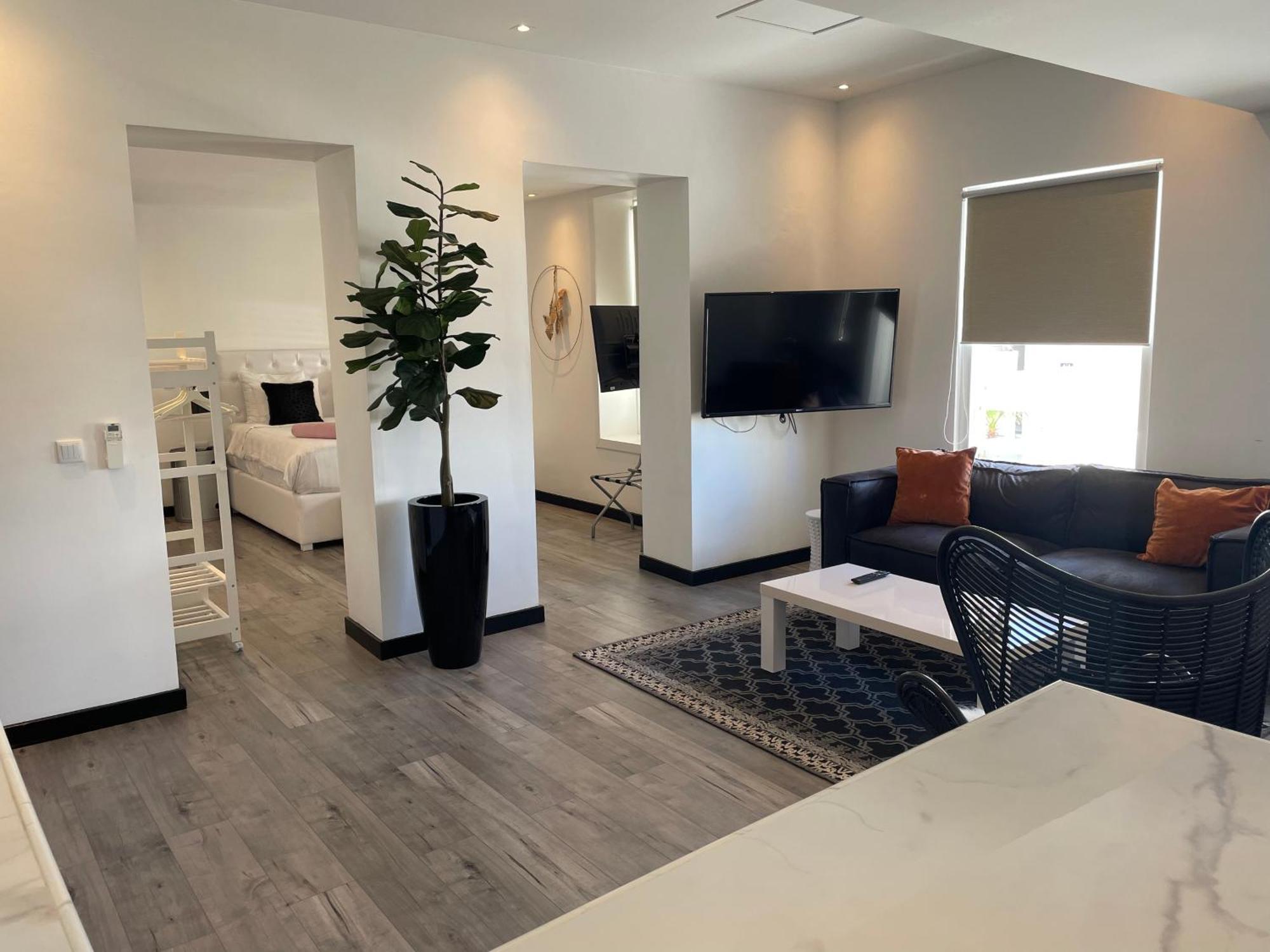 Saint Tropez Boutique Hotel Willemstad