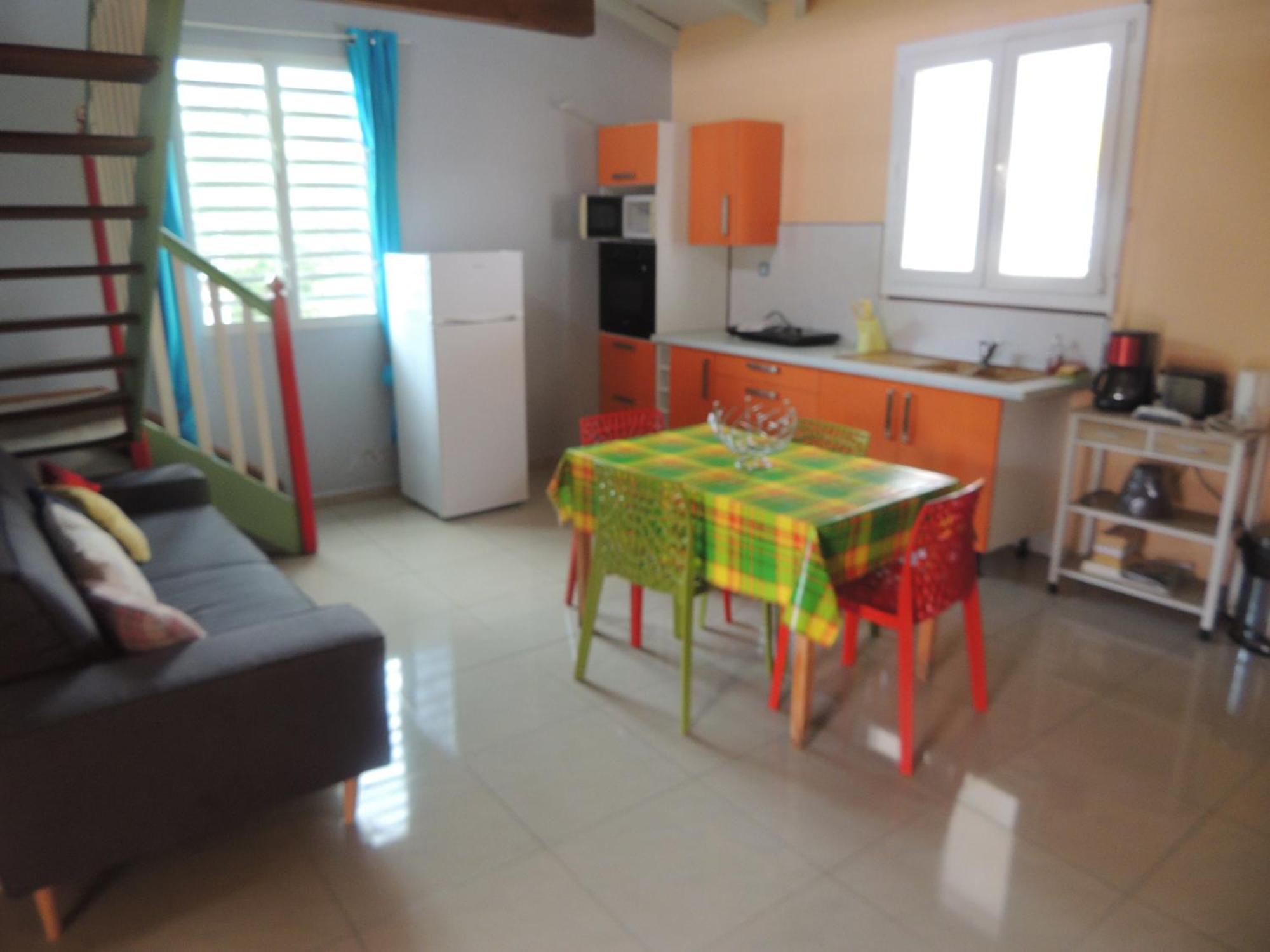 Couleur Caraibes Bouillante