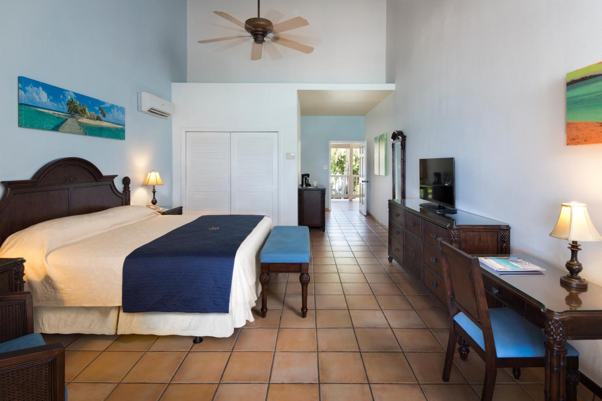 St. James's Club Resort Mamora Bay