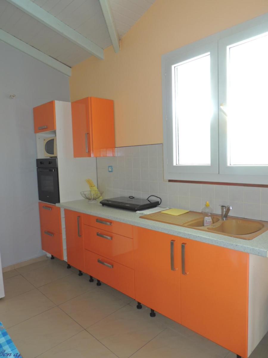 Couleur Caraibes Bouillante