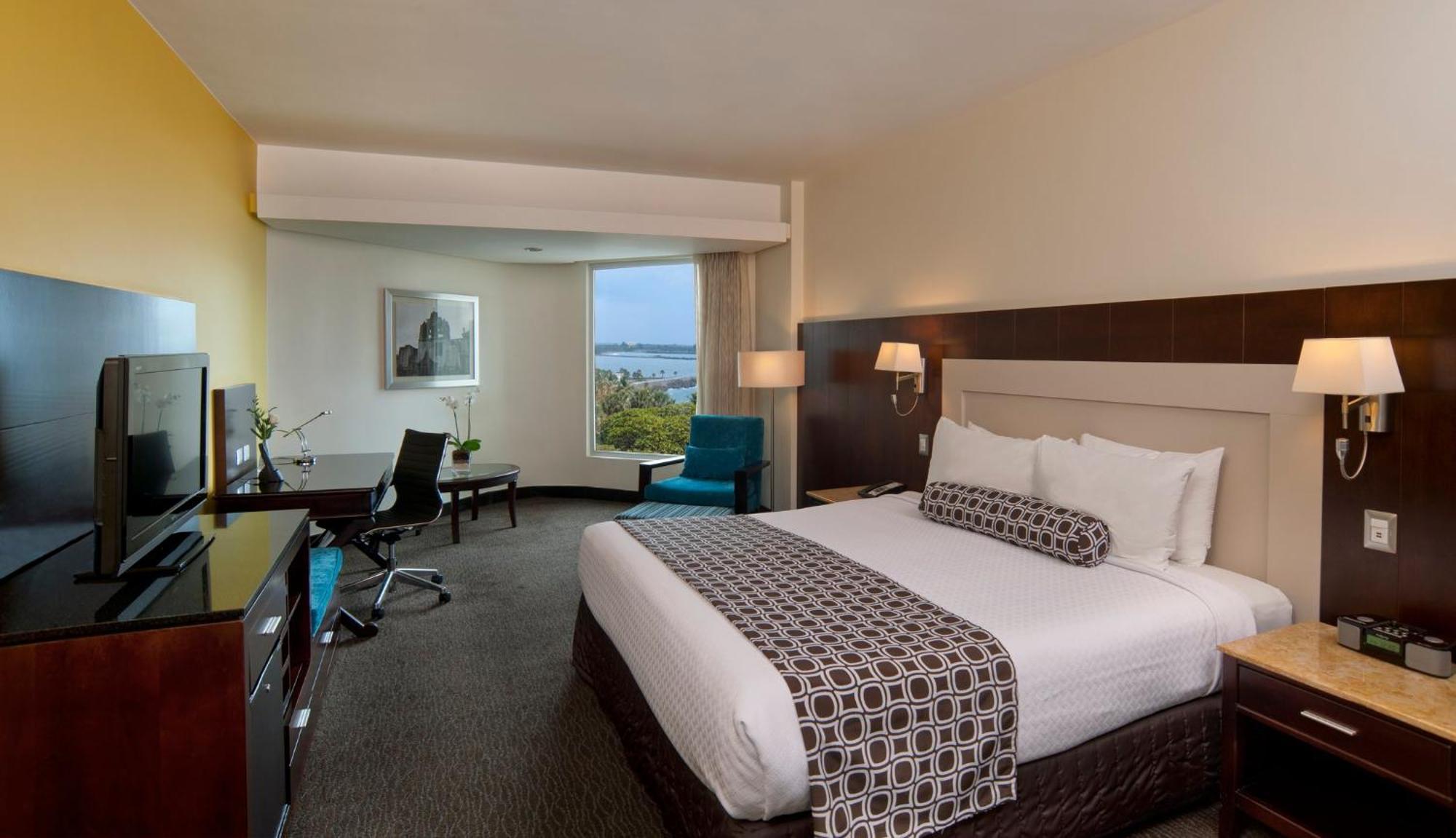 Crowne Plaza By Ihg