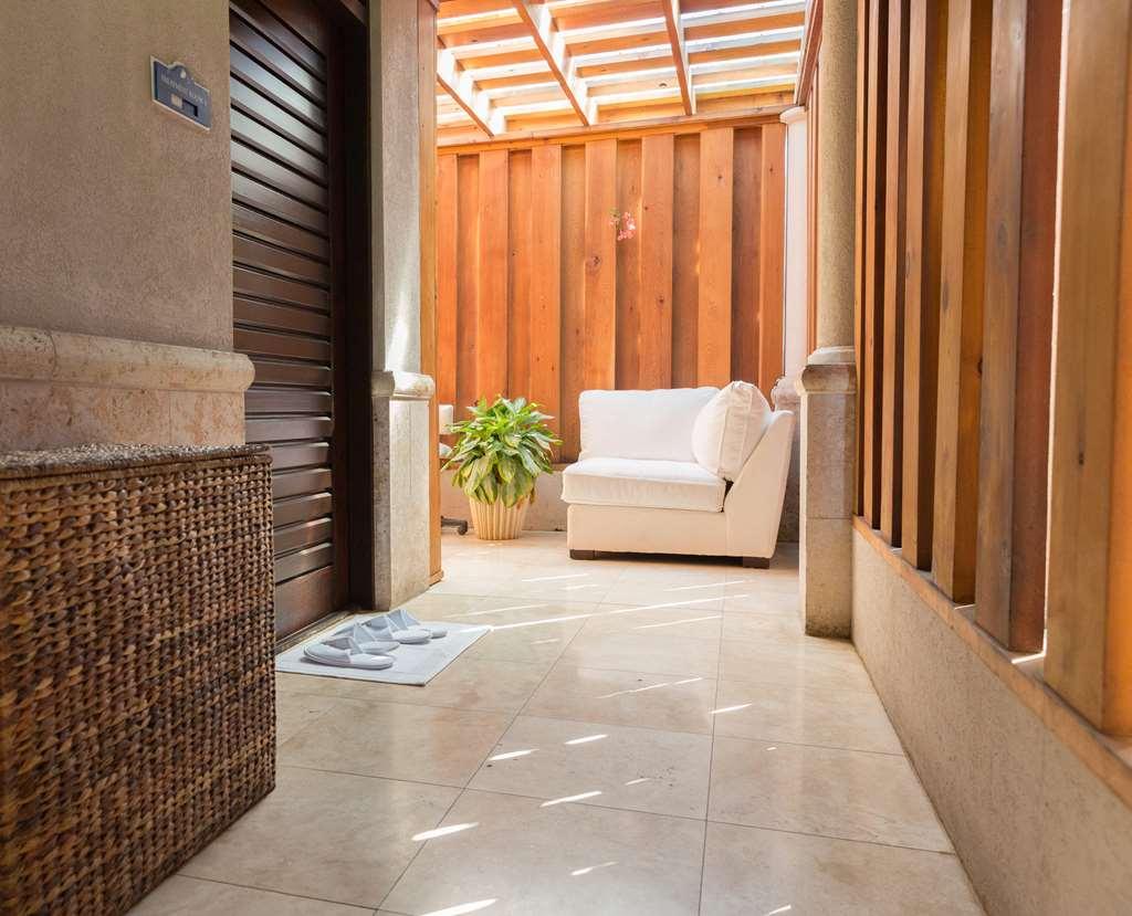 Seven Stars & Resort 4*