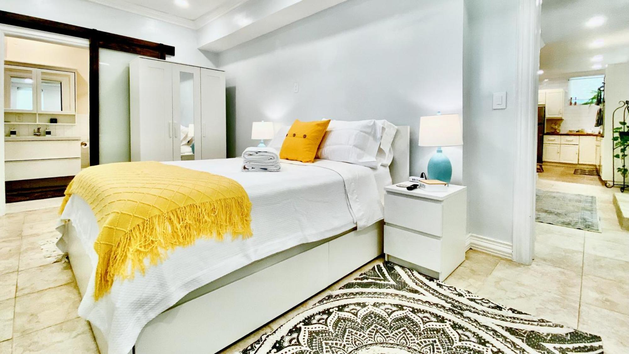 Seaside Family Oasis, King Bed, Private Pool, With Car