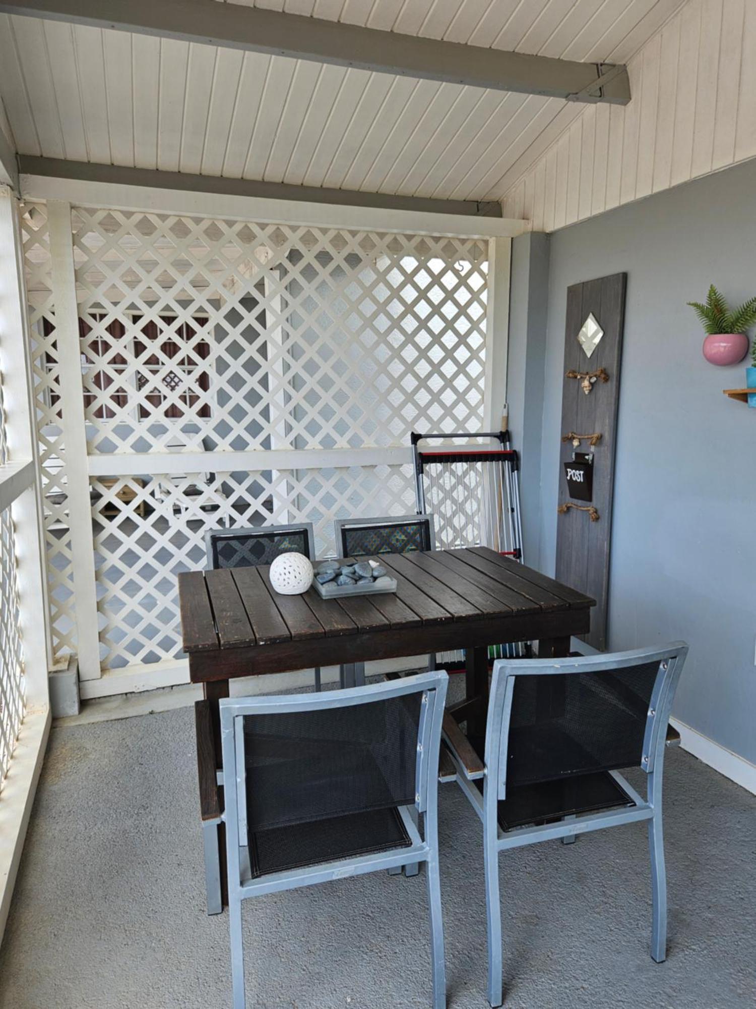 Raven's Paradise Apartment Willemstad