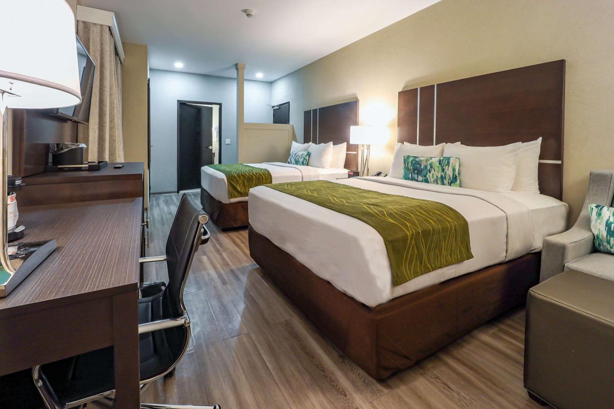 Hotel Comfort & Tobago