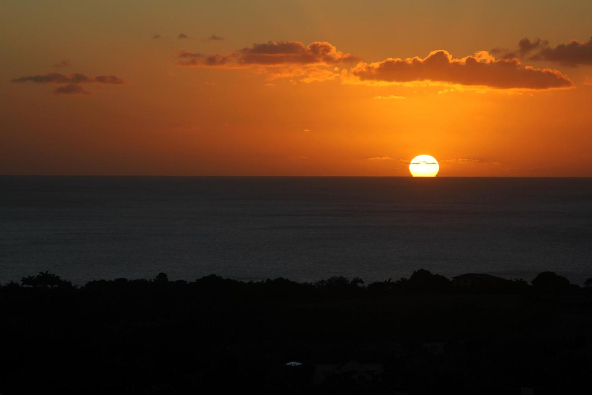 Breezy Vista On The Terrace - West Coast, Saint James, Barbados *