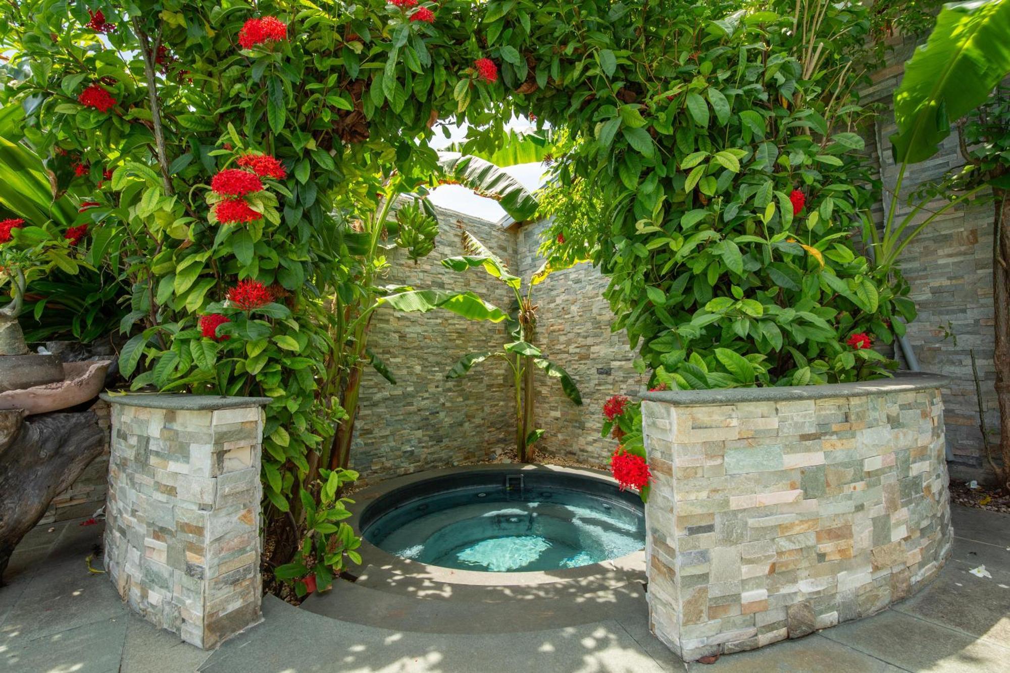 Kokomo Botanical - Caribbean Family Resort Turtle Cove