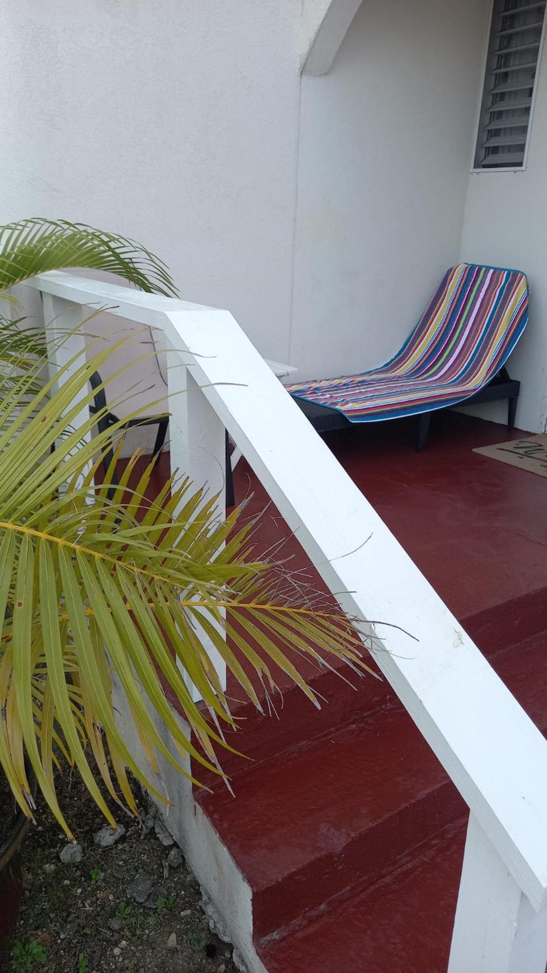 One Bedroom 1 Minute Walk To West Coast Beach! * Saint James