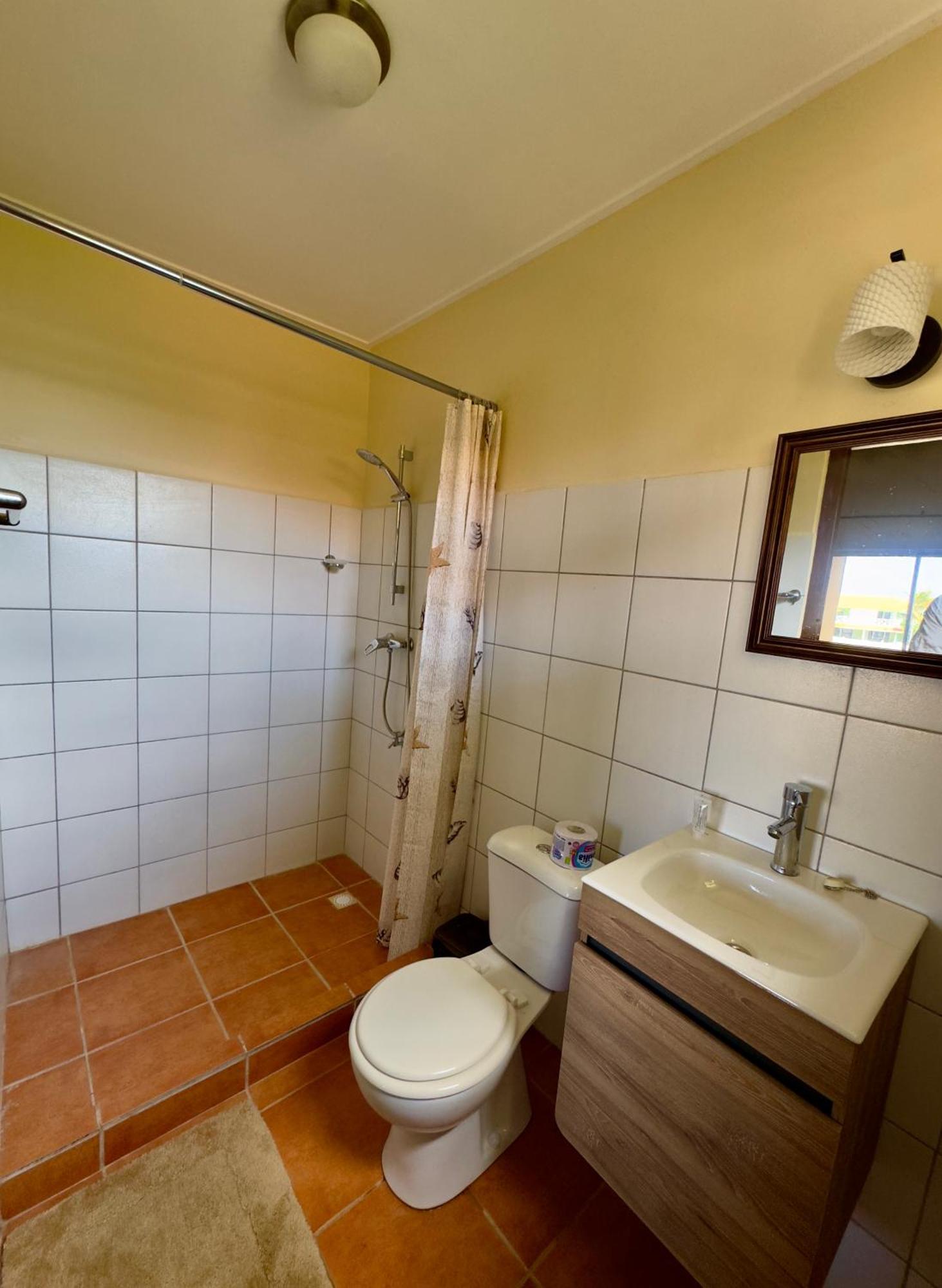 8 & 9- Blou - Curacao * Lagun