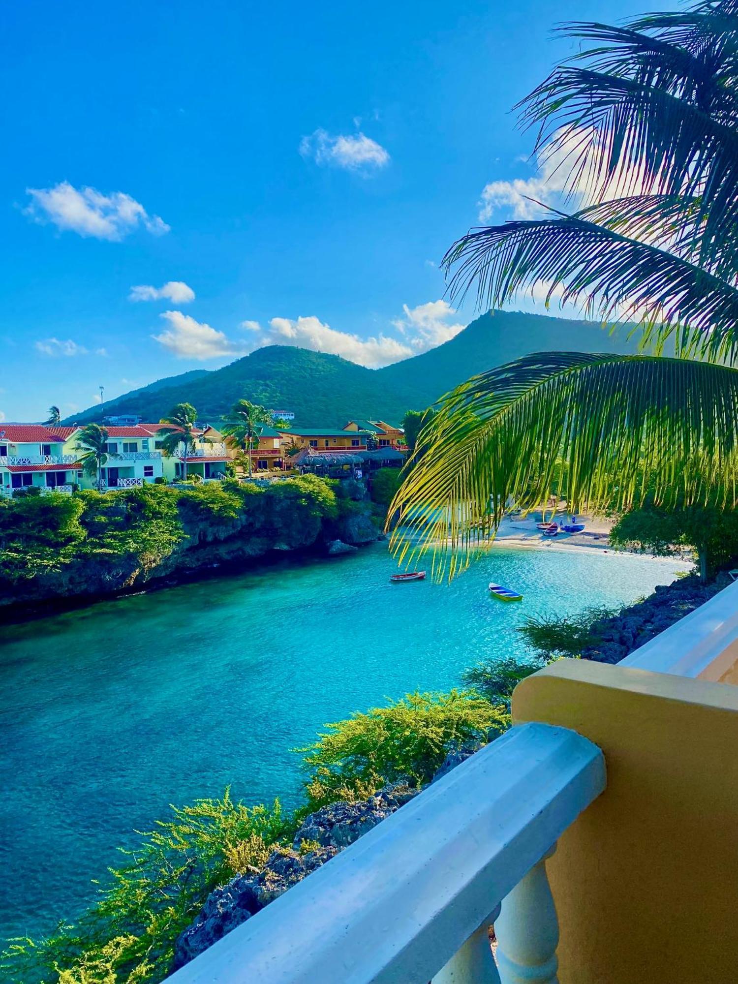Apartment 8 & 9- Blou - Curacao *
