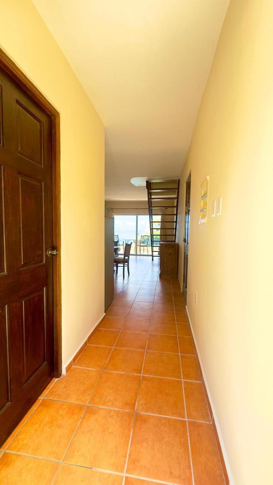 8 & 9- Blou - Curacao *