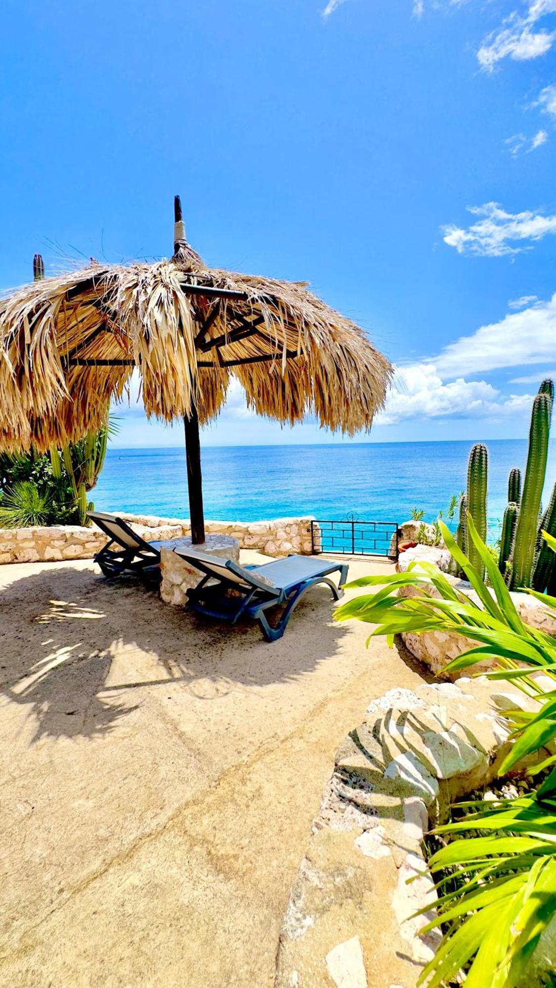 Apartment 8 & 9- Blou - Curacao *