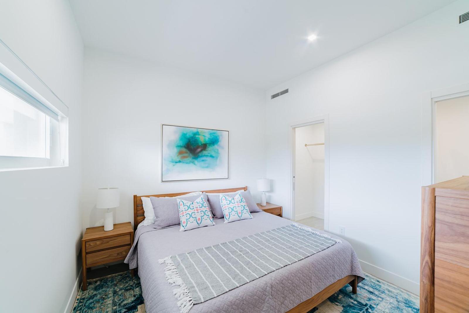 Aparthotel The Grove West Bay