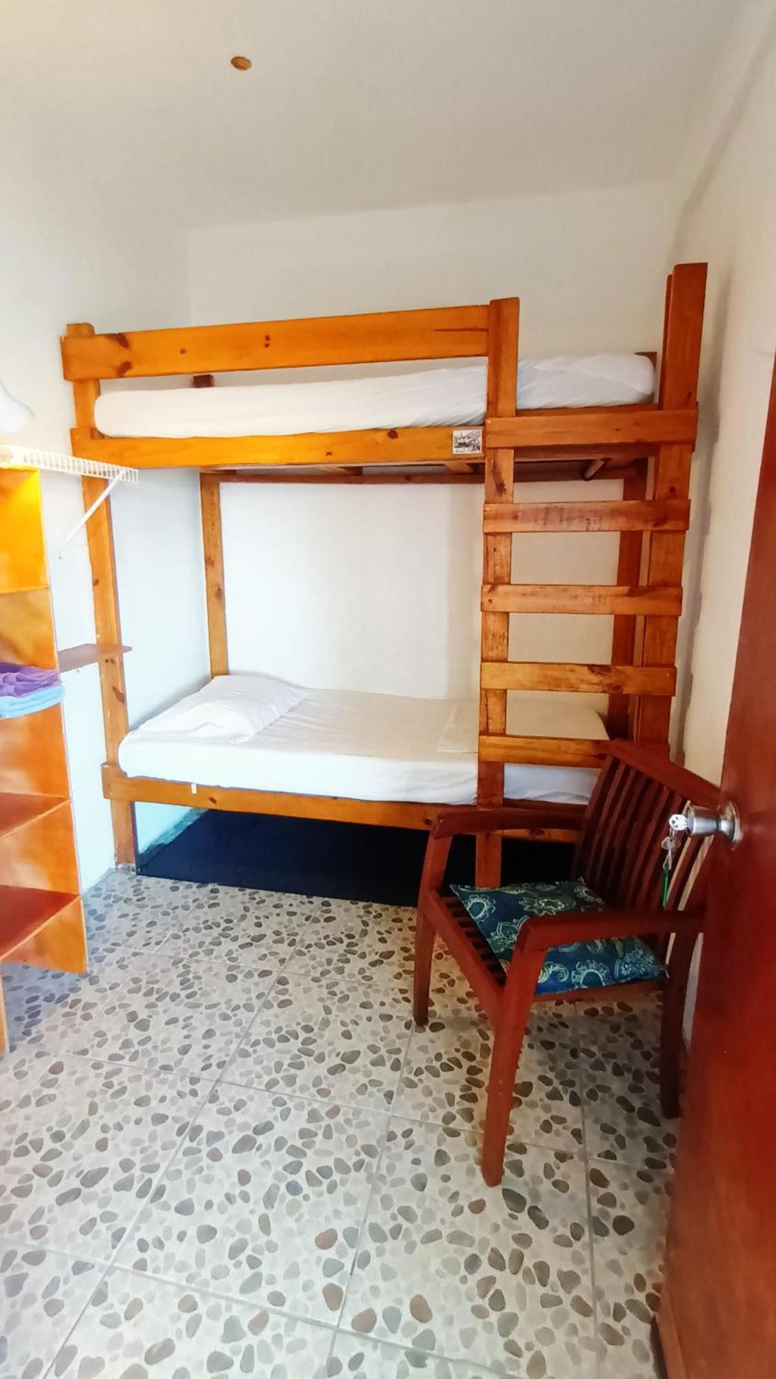 Capsule hotel Shrimpy's Waterfront And Crew Quarters *