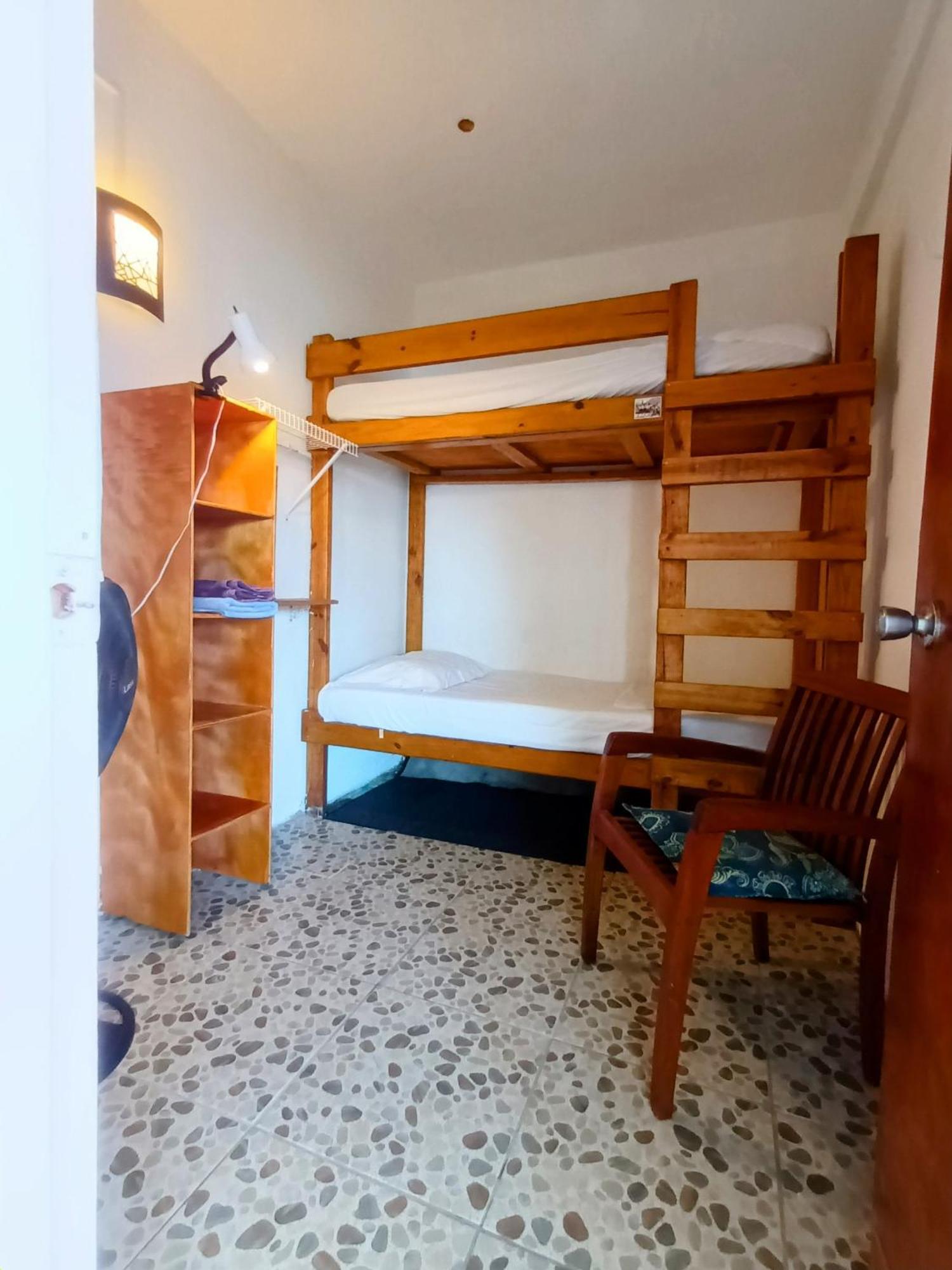 Shrimpy's Waterfront And Crew Quarters Capsule hotel Sandy Ground