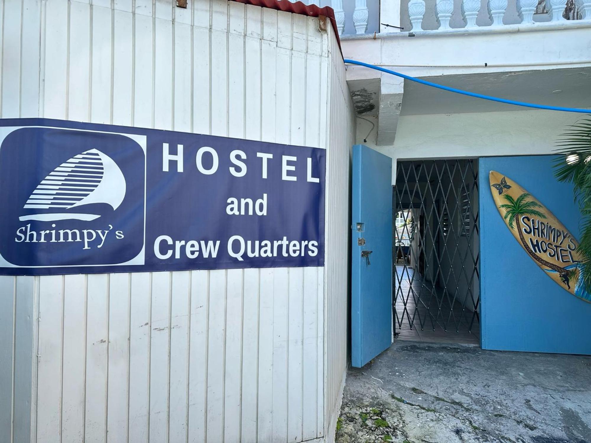Capsule hotel Shrimpy's Waterfront And Crew Quarters *