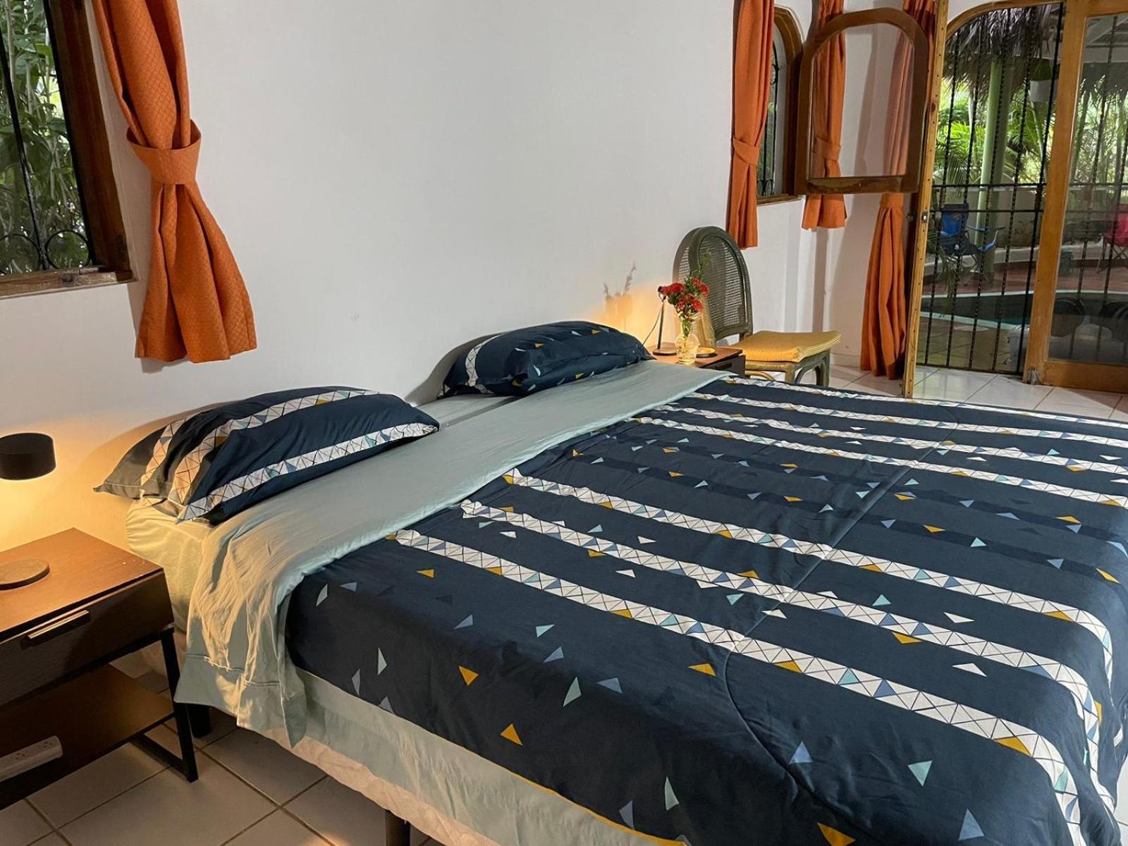 Principal Con Piscina Guest house