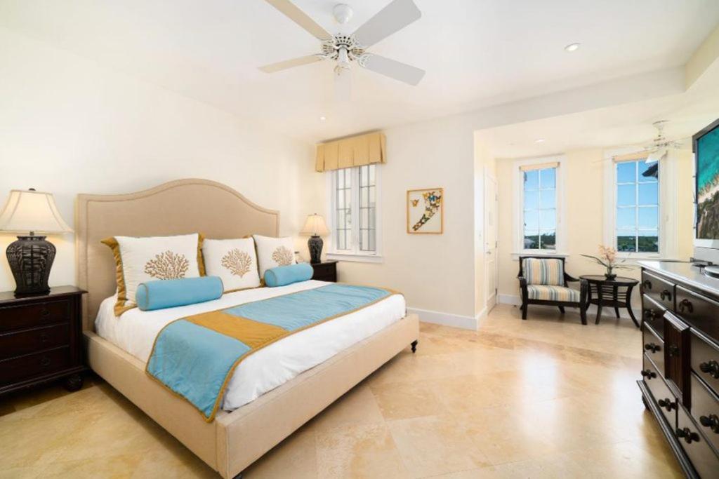 The Regent Grand Hotel Grace Bay