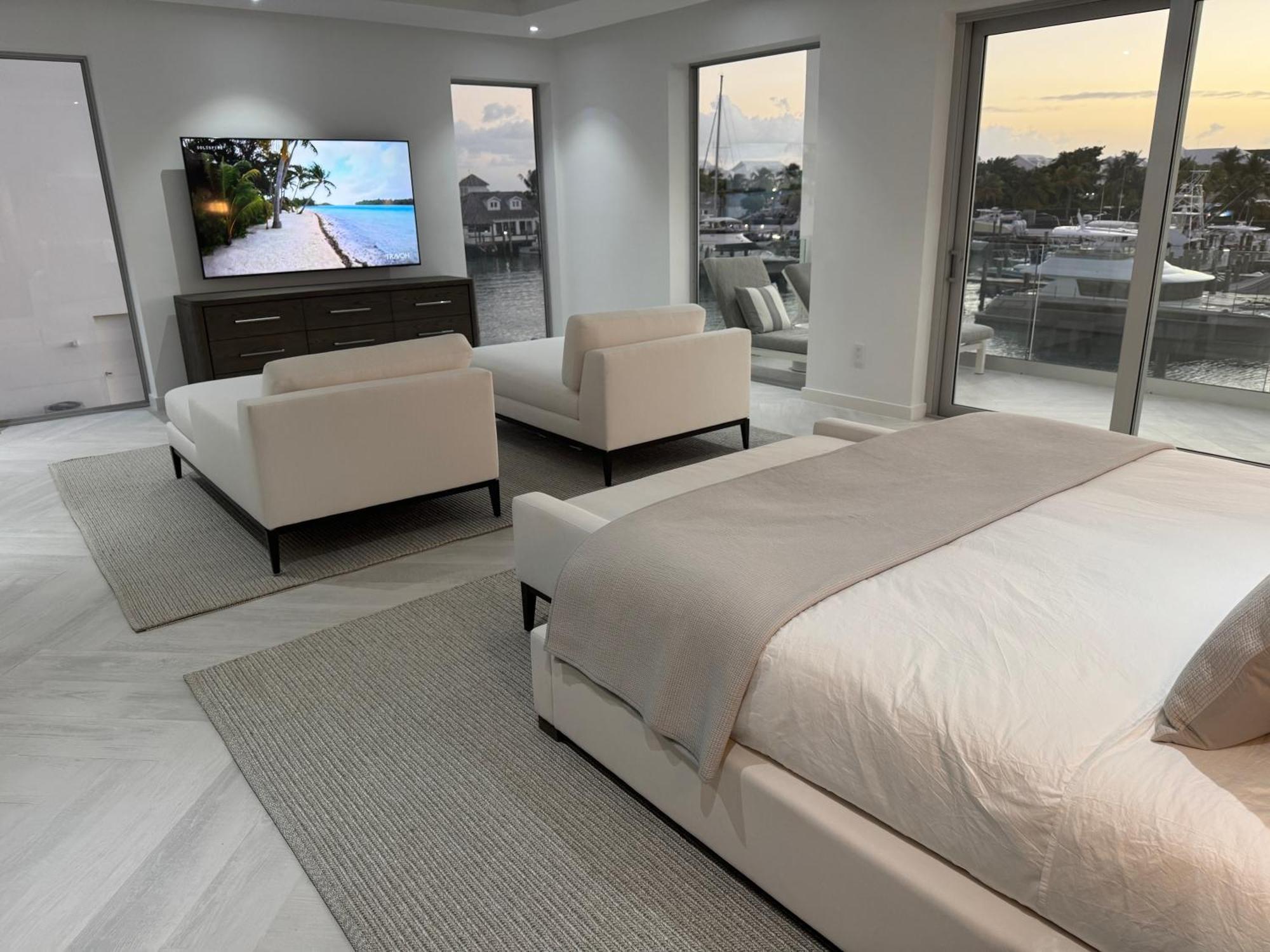 New Luxury Waterfront Condo, Palm Cay, The Bahamas Apartamento