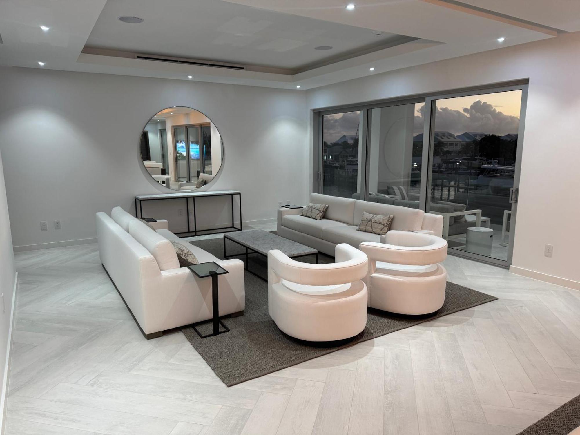 New Luxury Waterfront Condo, Palm Cay, The Bahamas Apartamento *
